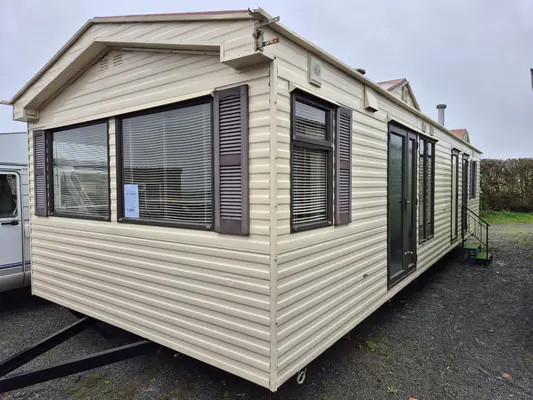 WILLERBY COTTAGE 35 X 12 OFF SITE